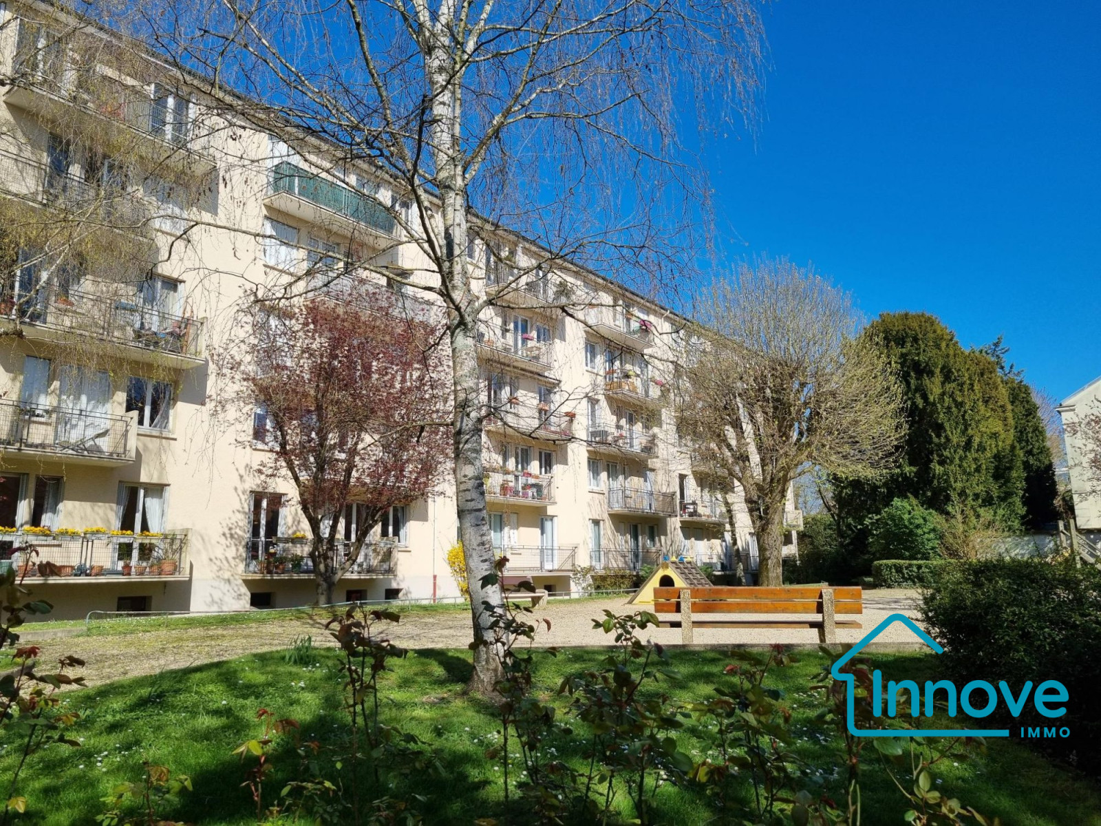 
                                                Vente
                                                 Rive-Droite Grand appartement familial 5 chambres !