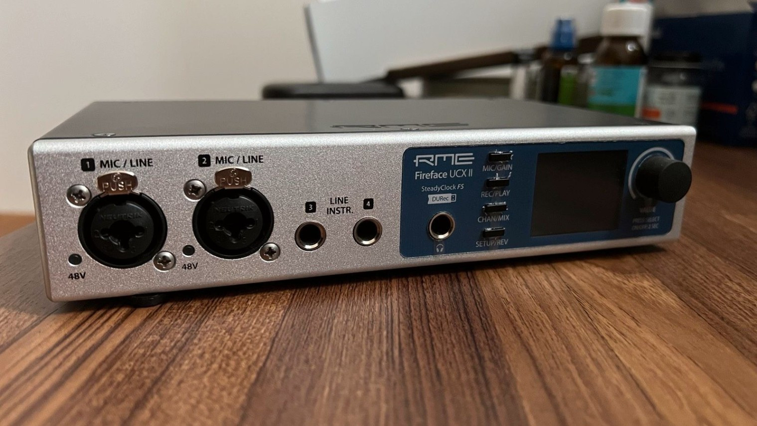 
                                                Instrument de musique
                                                 RME Audio Fireface UCX II