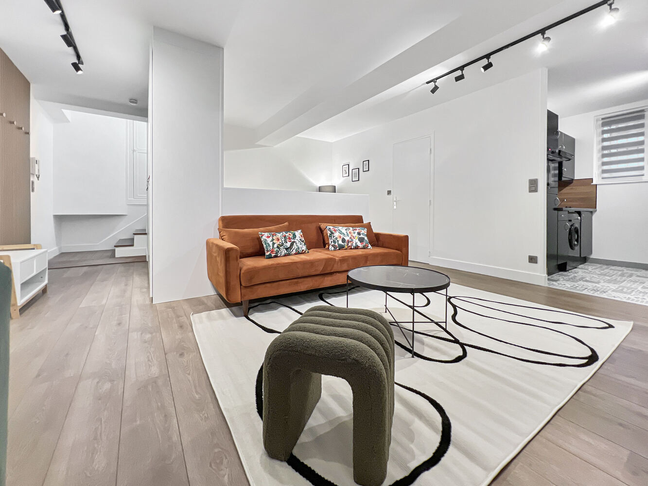 
                                                Location
                                                 Rolland Garros, Studio meublé 42m²