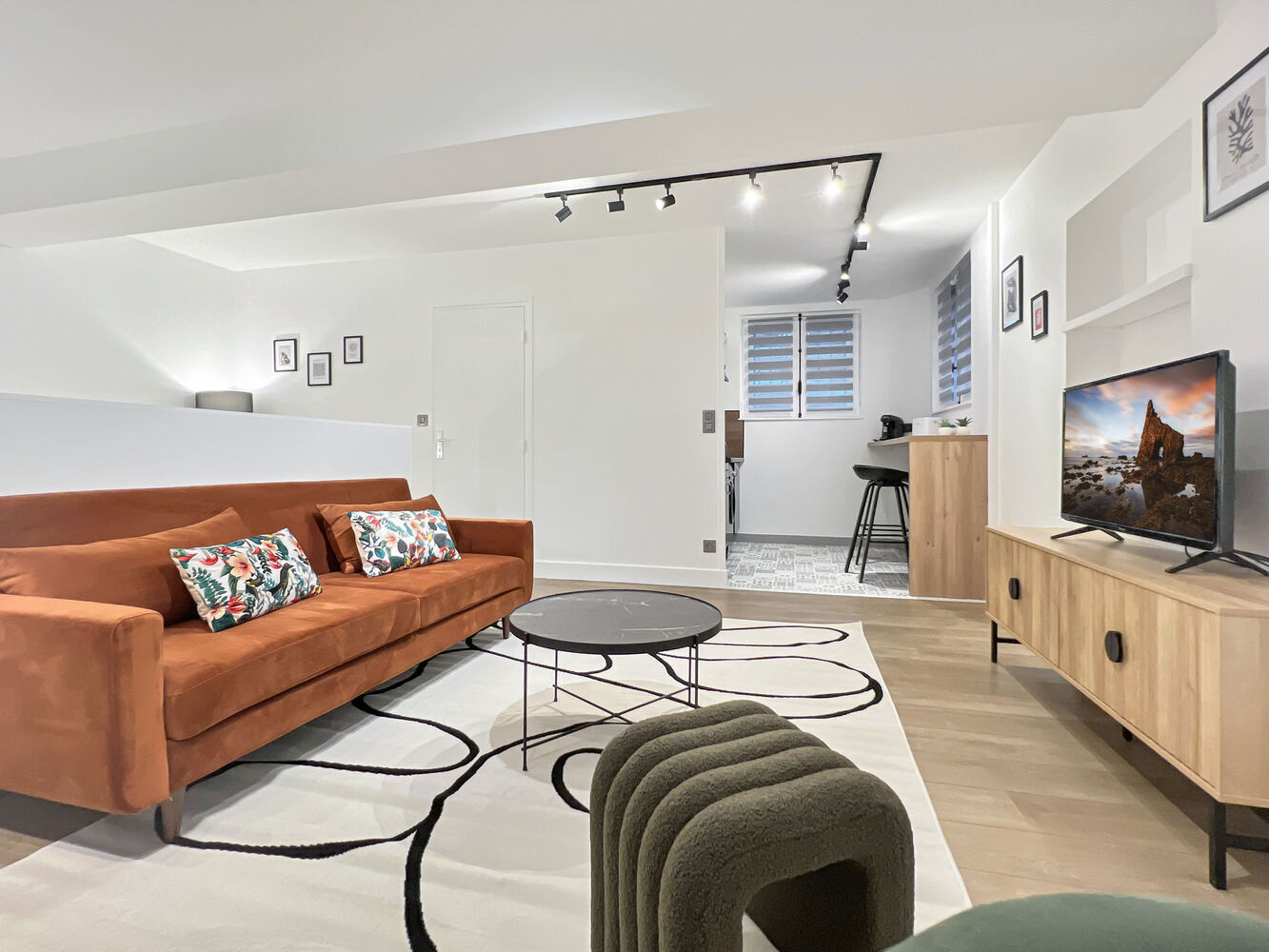 
                                                Location
                                                 Rolland Garros, Studio meublé 42m²