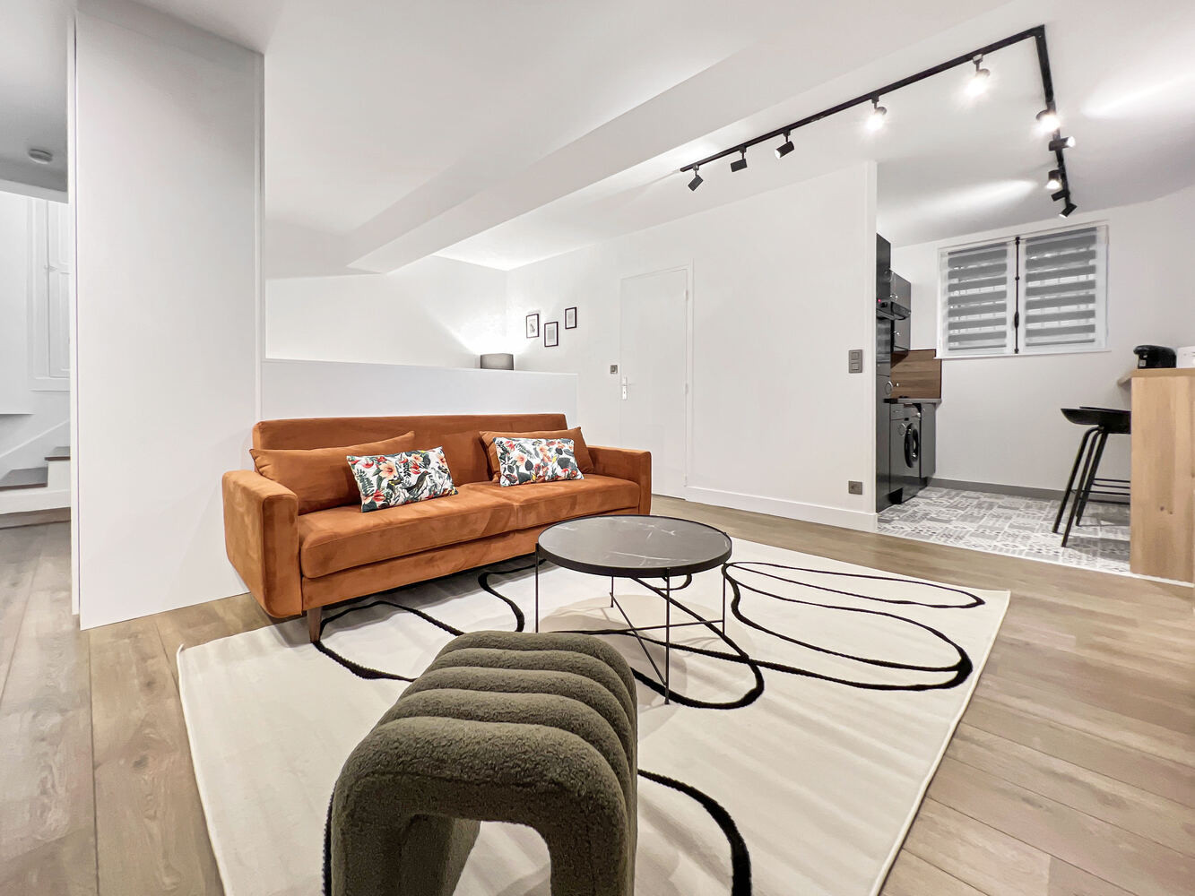 
                                                Location
                                                 Rolland Garros, Studio meublé 42m²