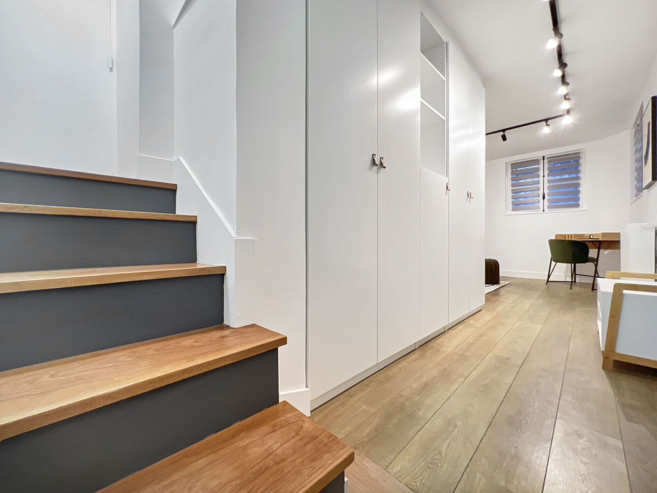 
                                                Location
                                                 Rolland Garros, Studio meublé 42m²