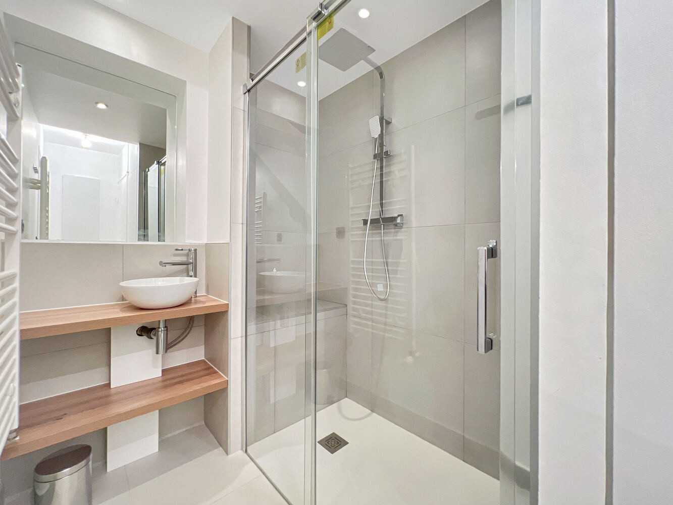 
                                                Location
                                                 Rolland Garros, Studio meublé 42m²