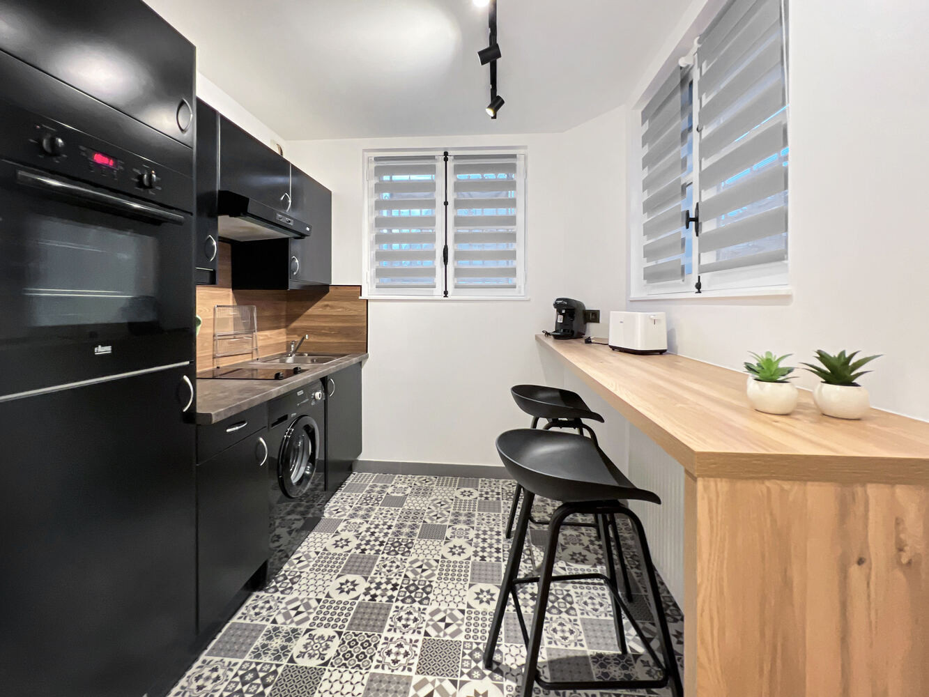 
                                                Location
                                                 Rolland Garros, Studio meublé 42m²