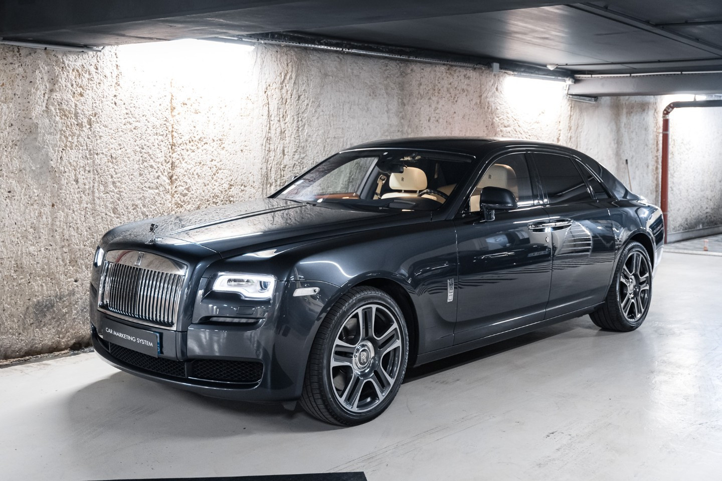 
                                                Voiture
                                                 Rolls Royce Ghost (II) Porto Cervo Studio Edition