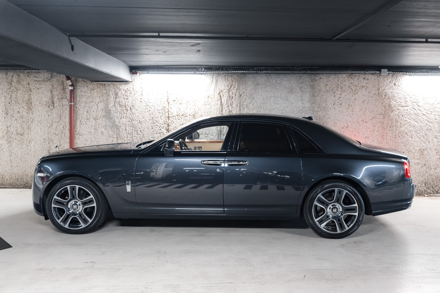 
                                                Voiture
                                                 Rolls Royce Ghost (II) Porto Cervo Studio Edition