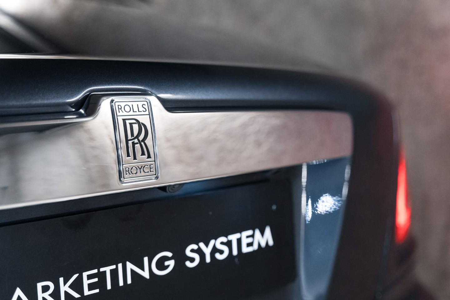 
                                                Voiture
                                                 Rolls Royce Ghost (II) Porto Cervo Studio Edition