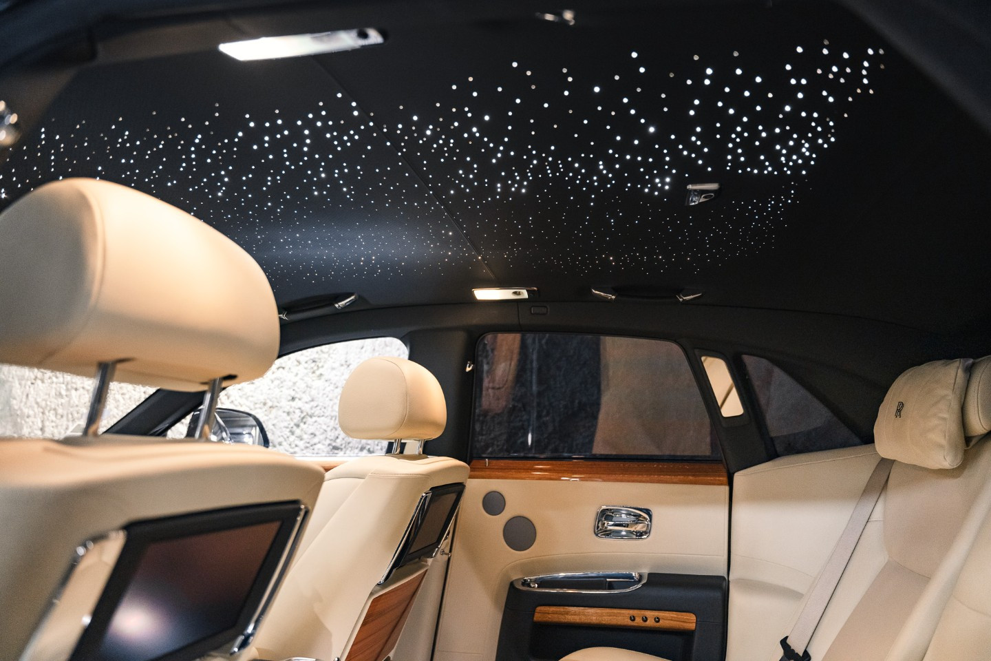 
                                                Voiture
                                                 Rolls Royce Ghost (II) Porto Cervo Studio Edition
