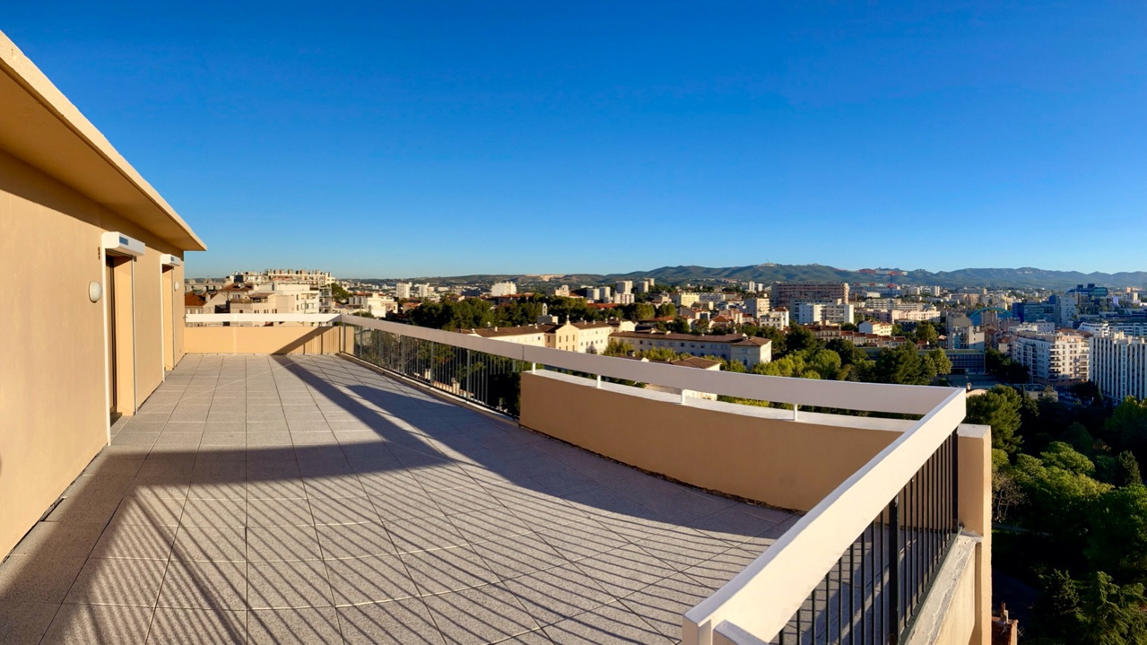 
                                                Location
                                                 ROOF TOP - TOIT TERRASSE 100m2