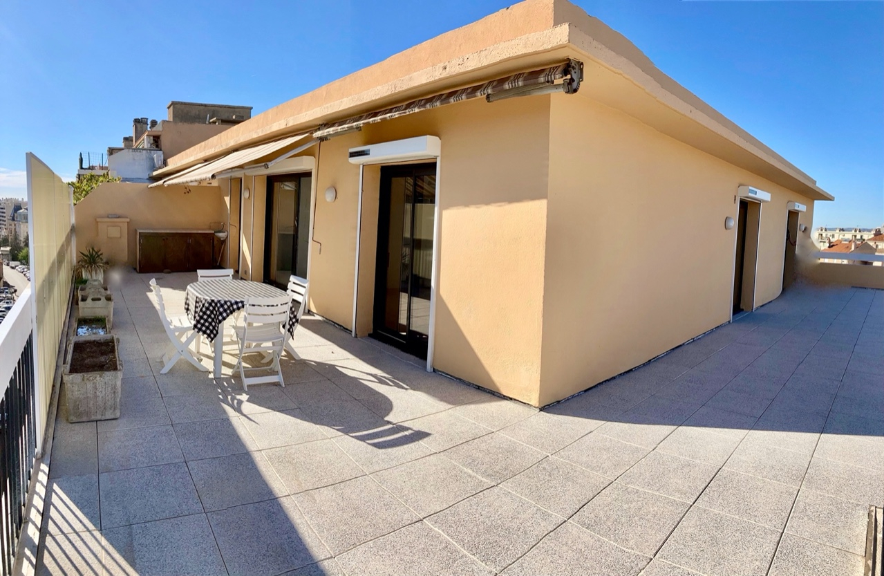 
                                                Location
                                                 ROOF TOP - TOIT TERRASSE 100m2