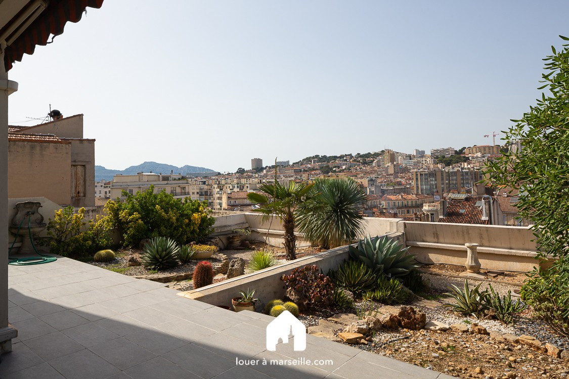 
                                                Location
                                                 ROOFTOP CATELLANE - LAM