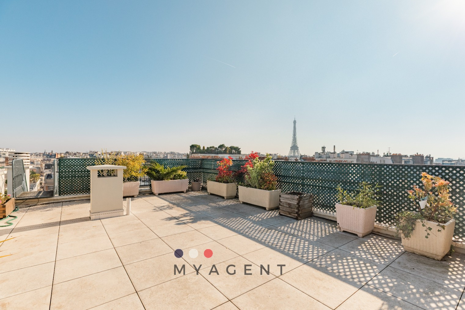 
                                                Vente
                                                 Rooftop exceptionnel - La Muette