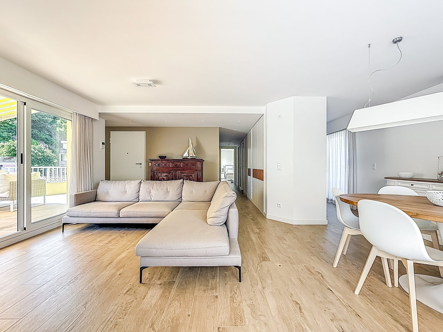 
                                                Vente
                                                 Roquebrune-Cap-Martin – Appartement avec terrasse, vue mer, piscine et dépendance dans résidence récente