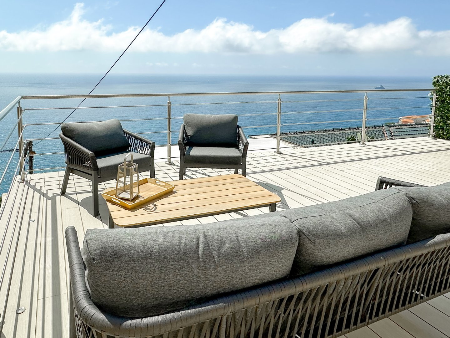 
                                                Vente
                                                 Roquebrune-Cap-Martin- Magnifique maison 4 pièces de 111m2 entièrement rénové avec piscine privative