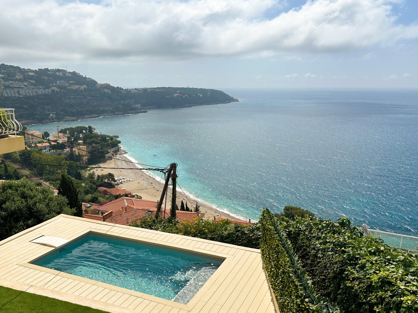 
                                                Vente
                                                 Roquebrune-Cap-Martin- Magnifique maison 4 pièces de 111m2 entièrement rénové avec piscine privative