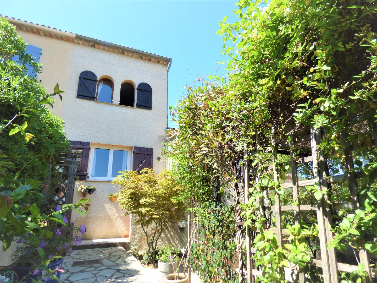 
                                                Vente
                                                 ROQUEBRUNE SUR ARGENS