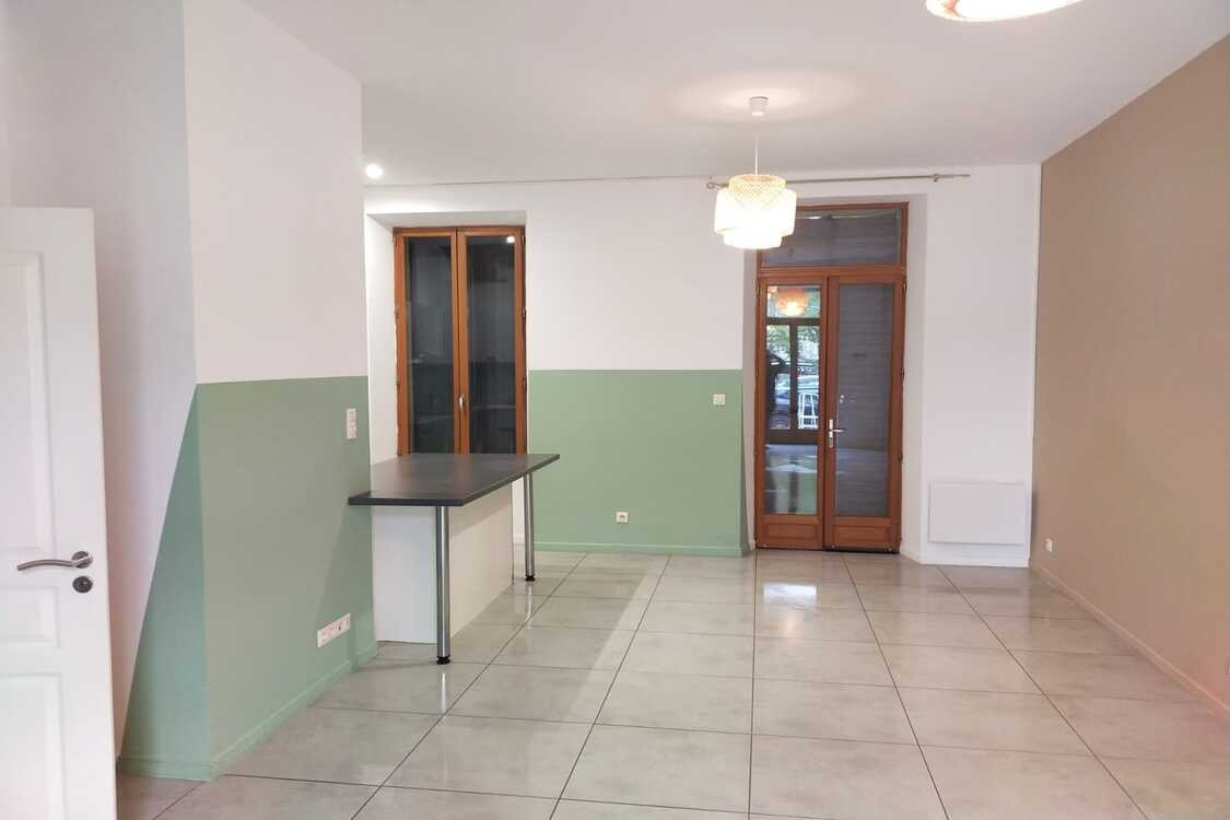 
                                                Location
                                                 Roquevaire EXT D