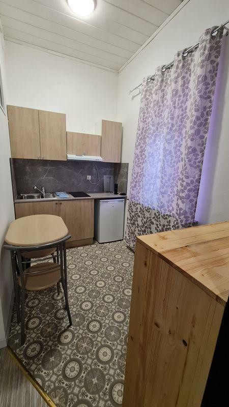 
                                                Location
                                                 Roubaix proche centre studio 25M2