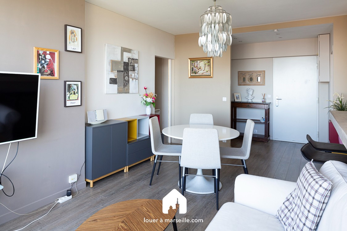 
                                                Location
                                                 ROUVIERE DESIGN