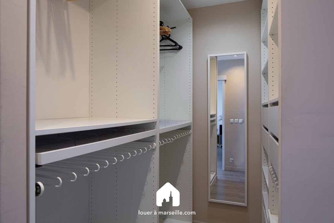 
                                                Location
                                                 ROUVIERE DESIGN