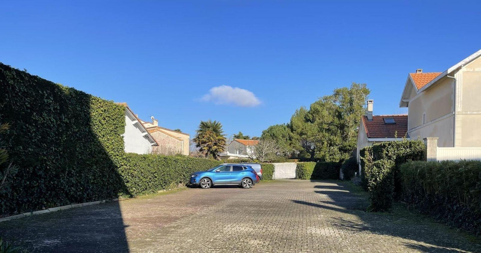 
                                                Location
                                                 ROYAN Pontaillac loc.meublée 1 à  12 mois possible