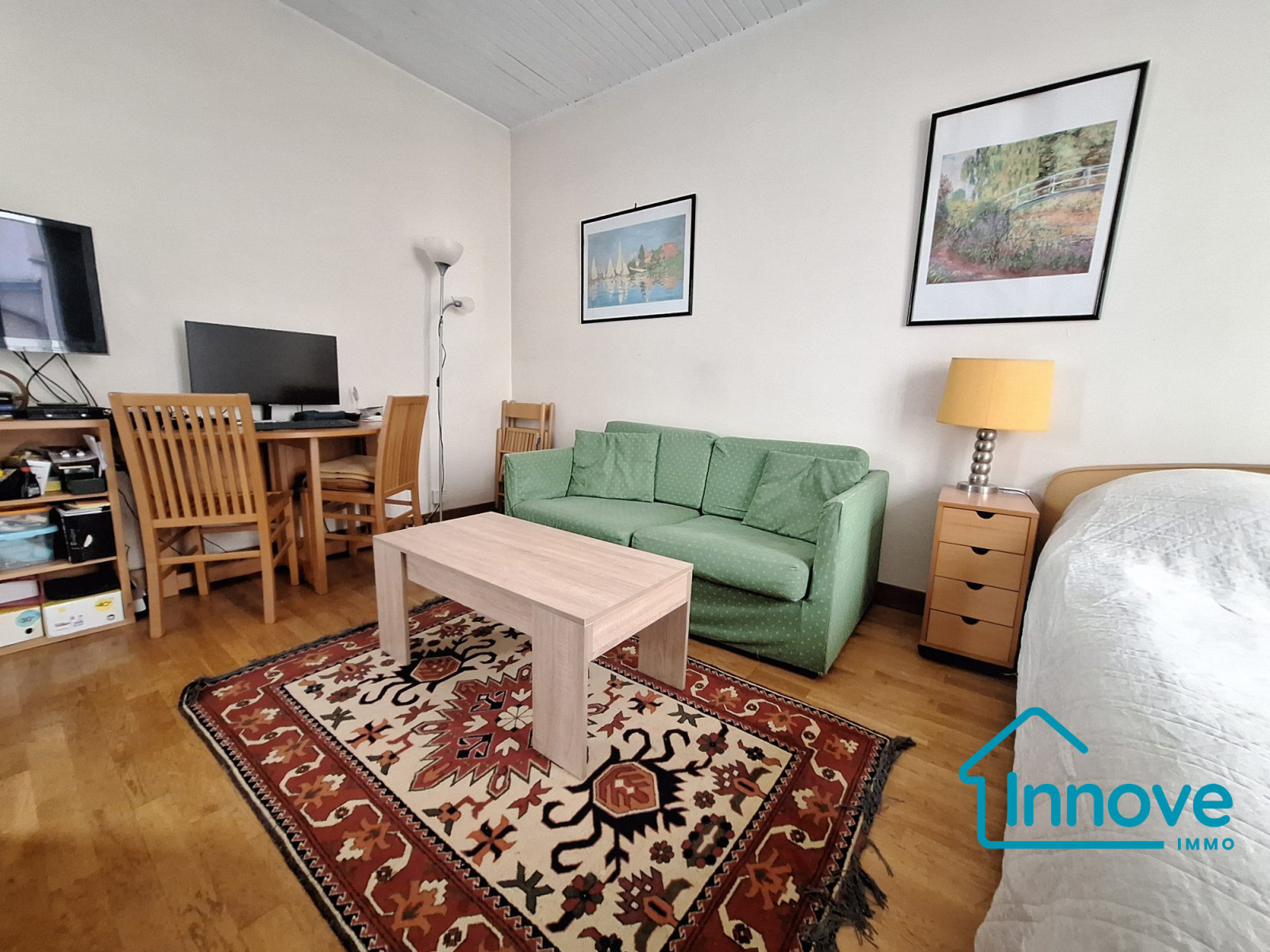 
                                                Vente
                                                 Rue d'Armaillé - 17ème : Studio traversant, ultra-fonctionnel