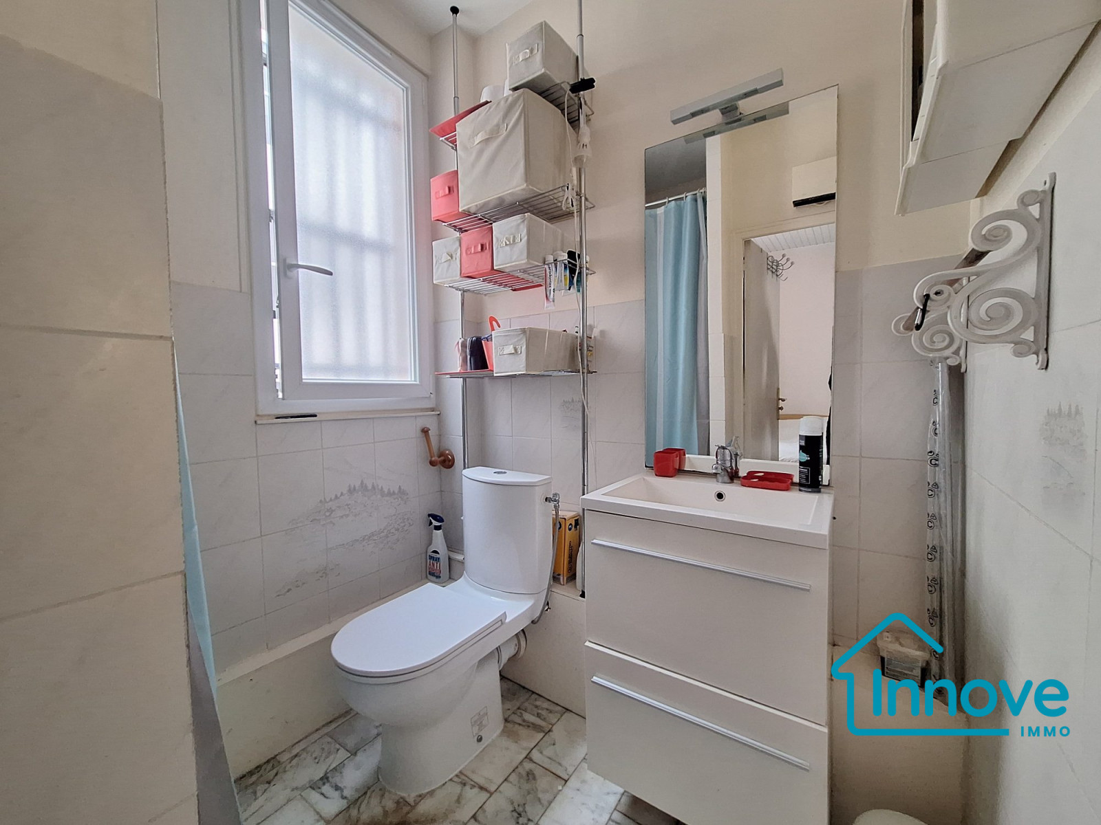 
                                                Vente
                                                 Rue d'Armaillé - 17ème : Studio traversant, ultra-fonctionnel