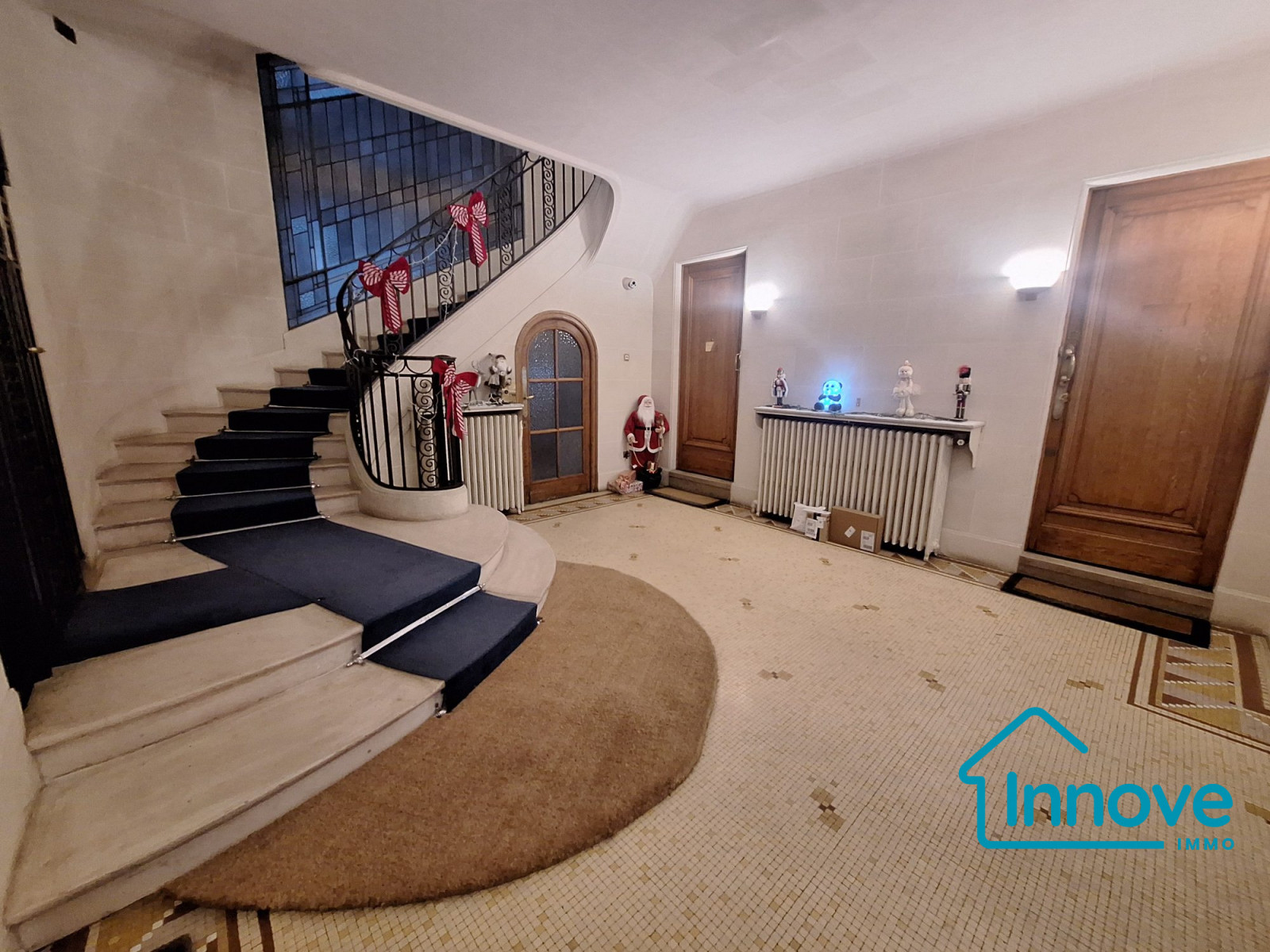 
                                                Location
                                                 Rue de l'Université 7ème arrondissement : Appartement meubl?