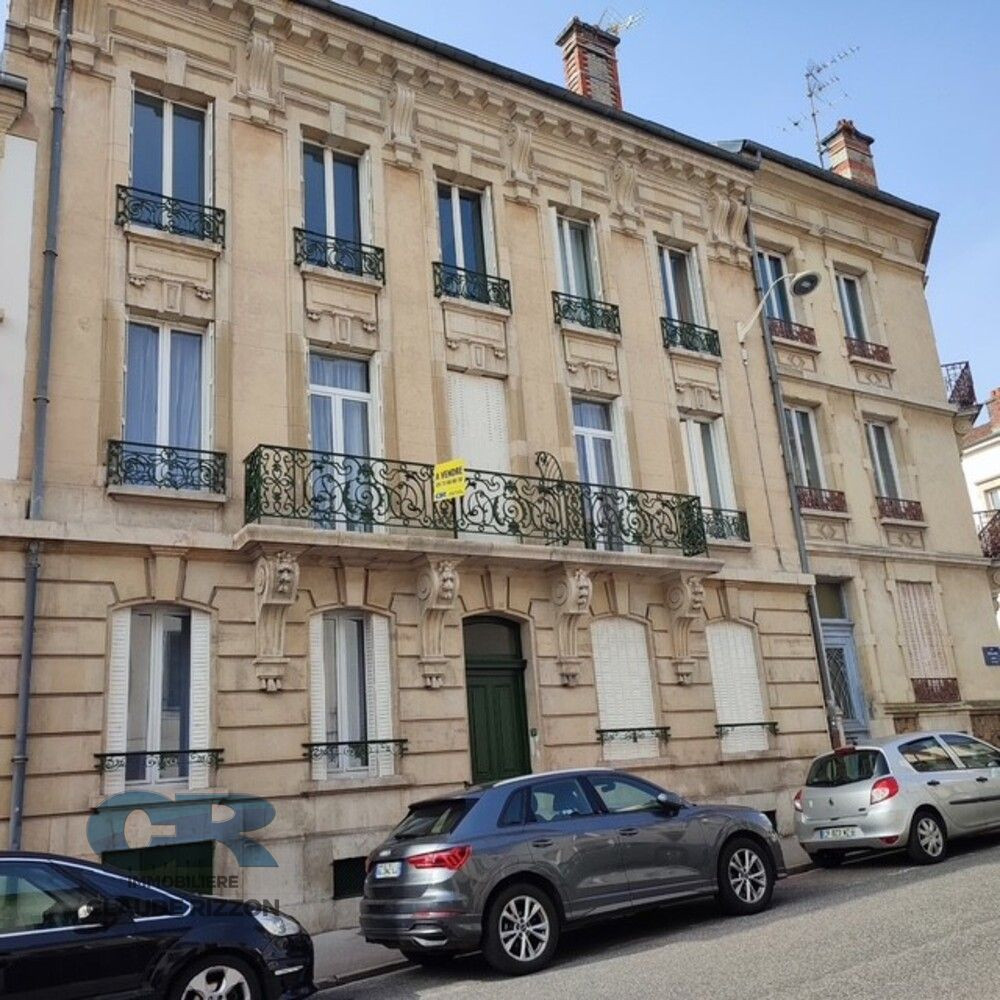 
                                                Vente
                                                 Rue Verlaine - 3 pièces à vendre