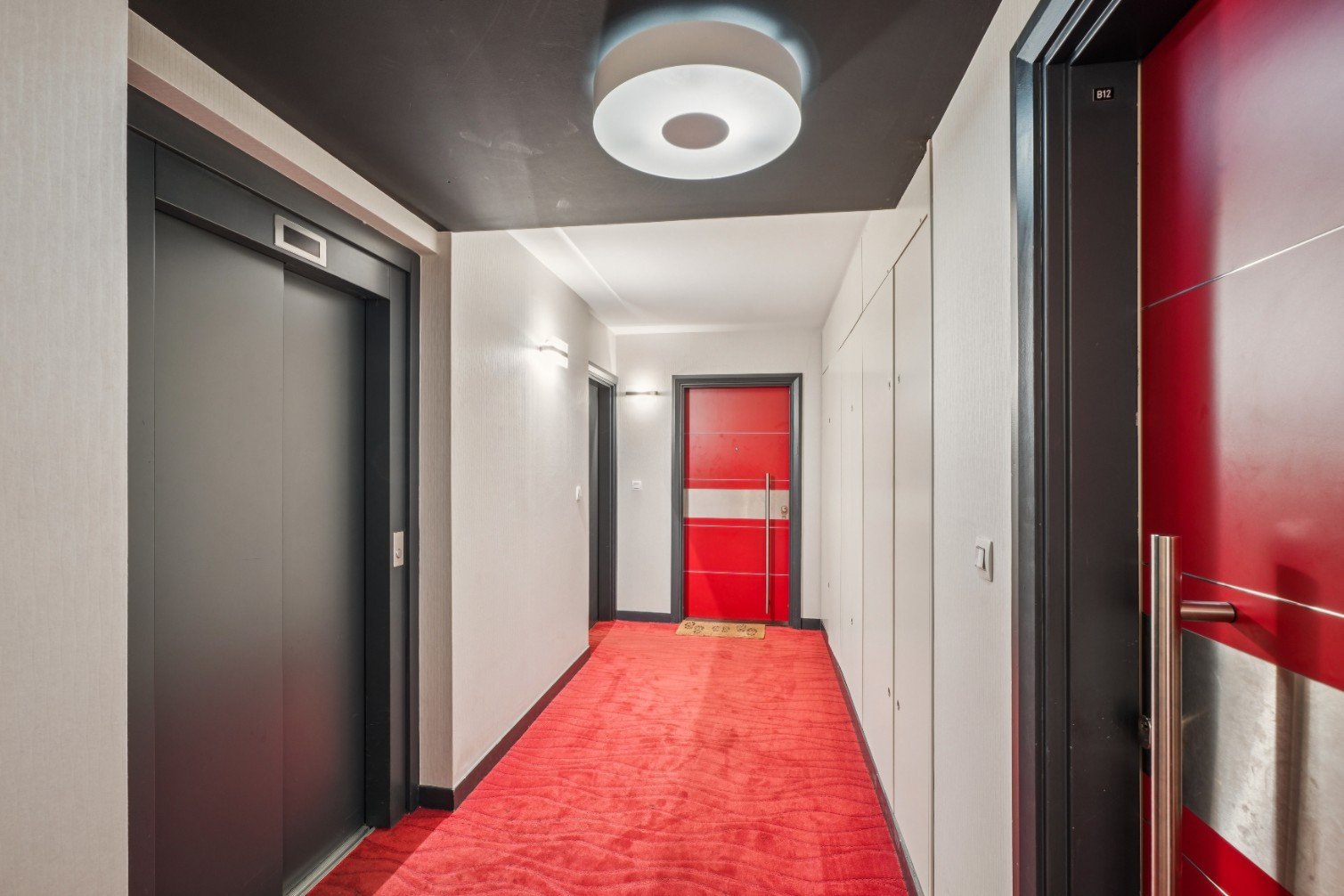 
                                                Vente
                                                 Rueil Malmaison - Appartement 3 pièces avec balcon