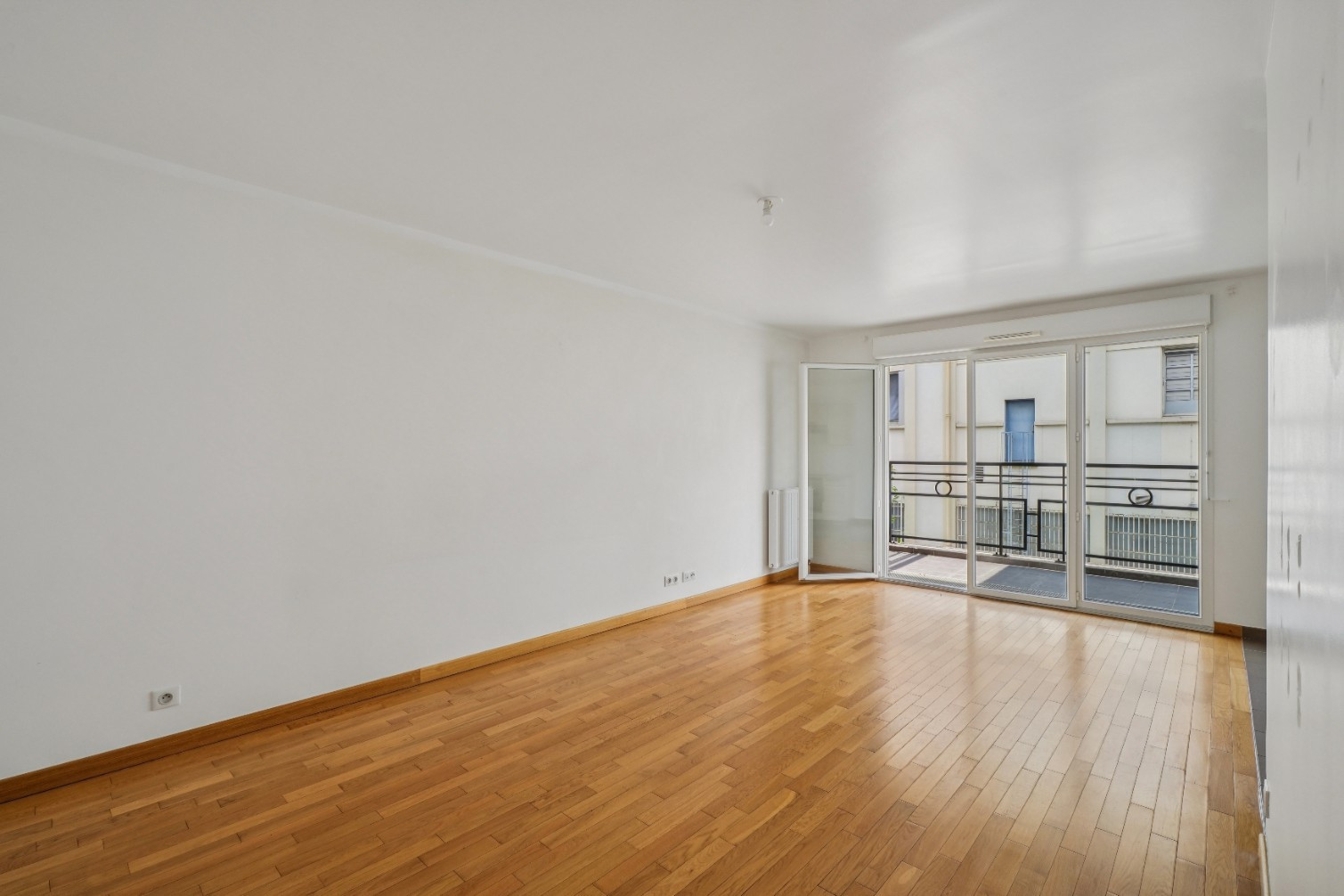 
                                                Vente
                                                 Rueil Malmaison - Appartement 3 pièces avec balcon