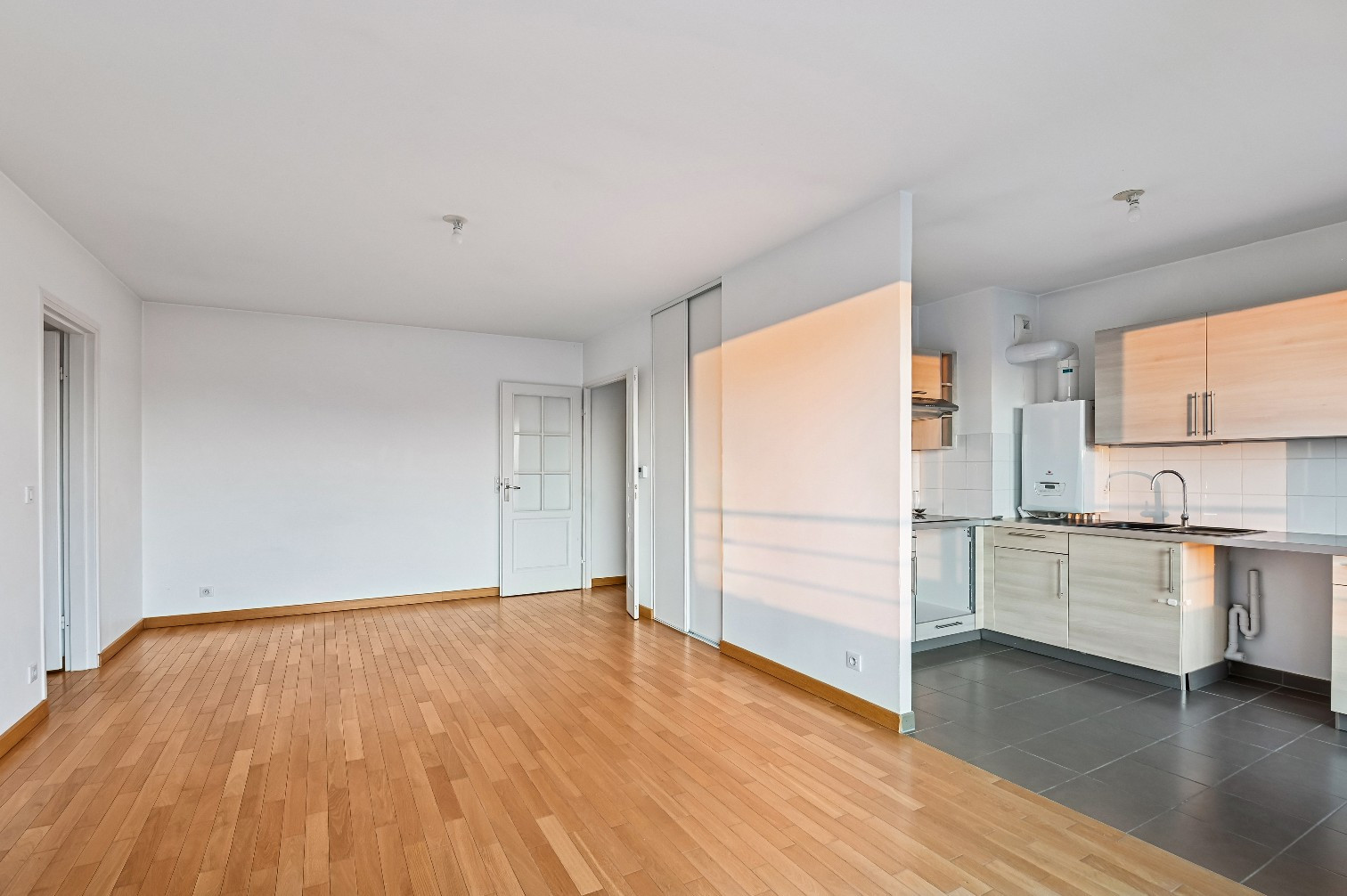 
                                                Vente
                                                 Rueil Malmaison - Appartement 3 pièces avec balcon