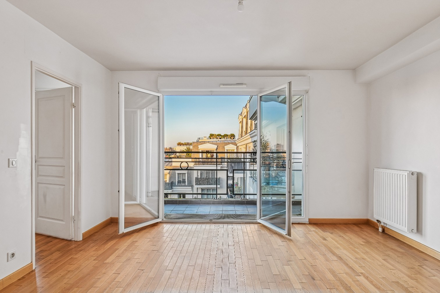 
                                                Vente
                                                 Rueil Malmaison - Appartement 3 pièces avec balcon