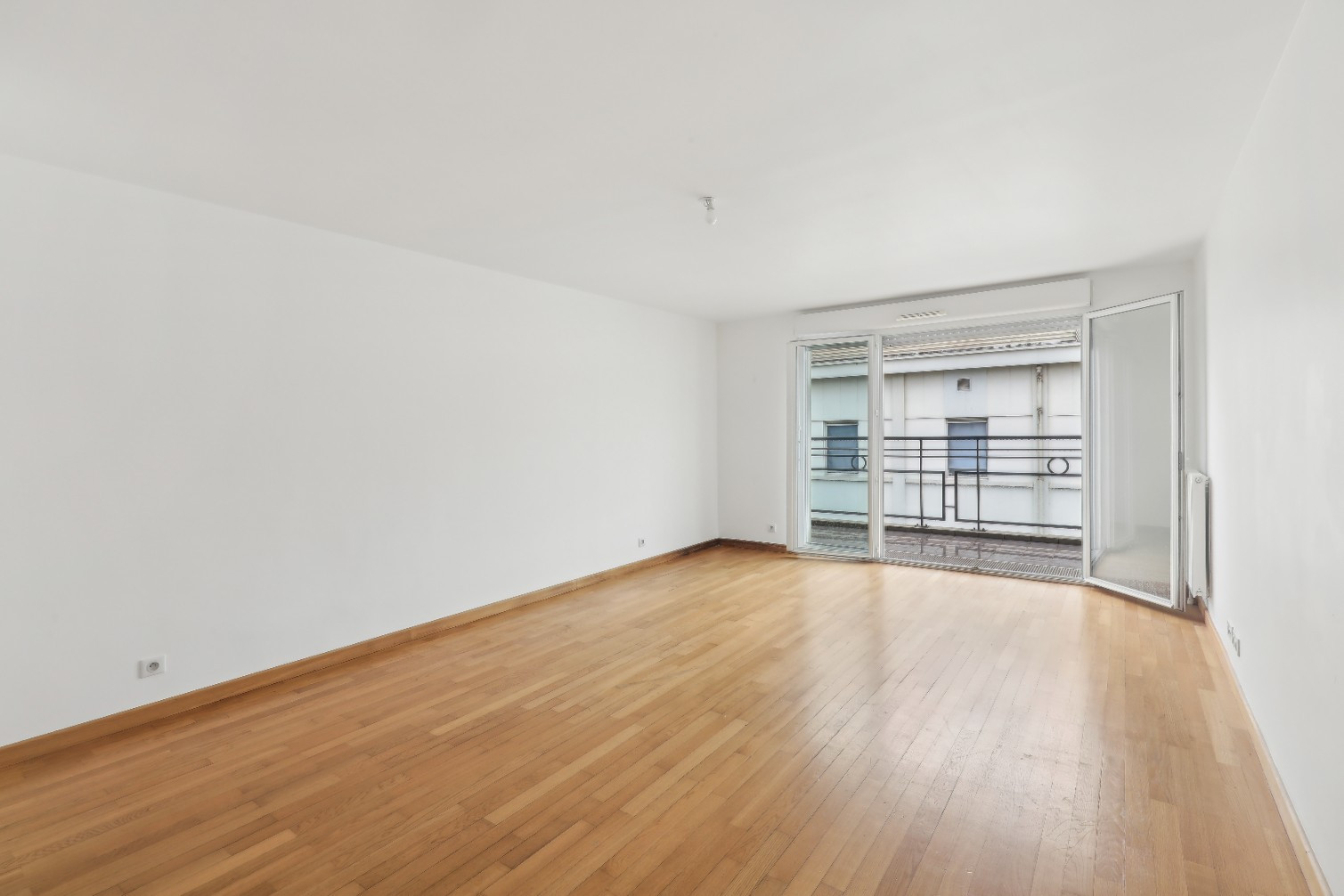 
                                                Vente
                                                 Rueil Malmaison - Appartement 4 pièces avec balcon