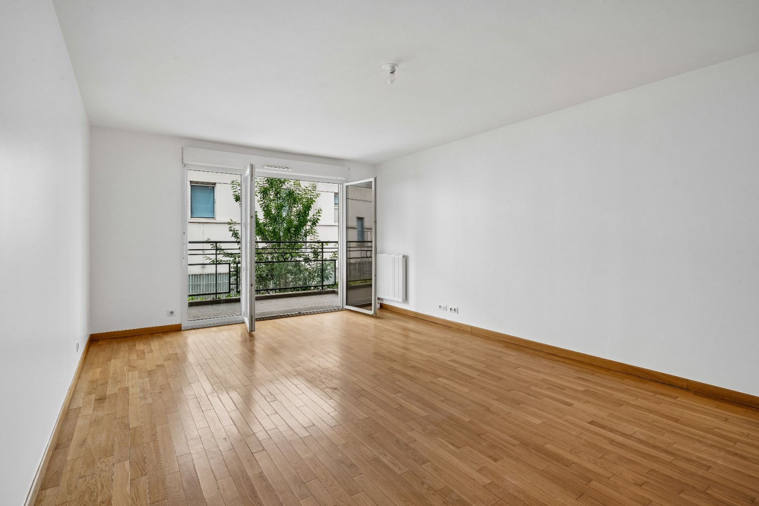 
                                                Vente
                                                 Rueil Malmaison - Appartement 4 pièces avec balcon