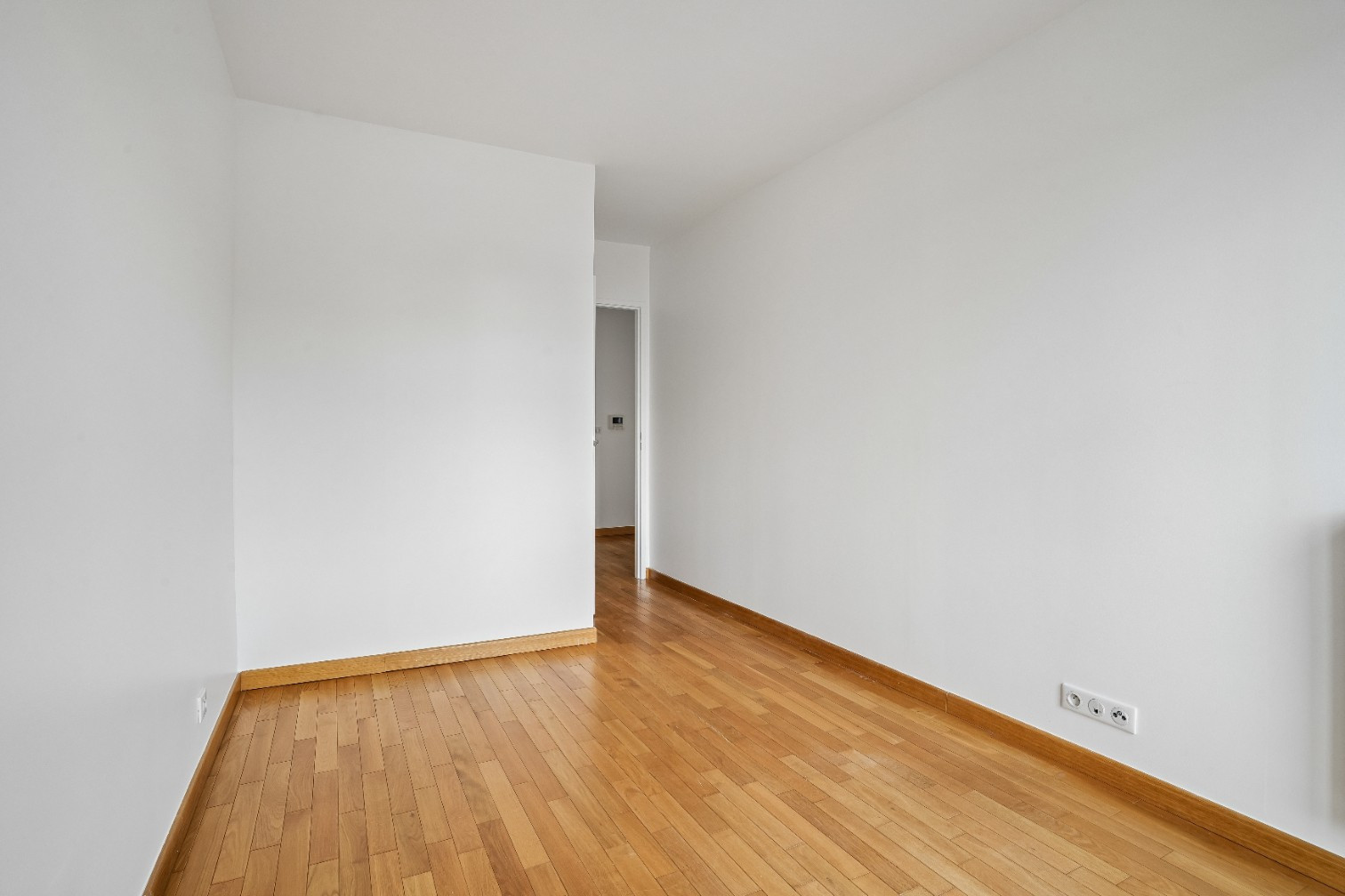 
                                                Vente
                                                 Rueil Malmaison - Appartement 4 pièces avec balcon