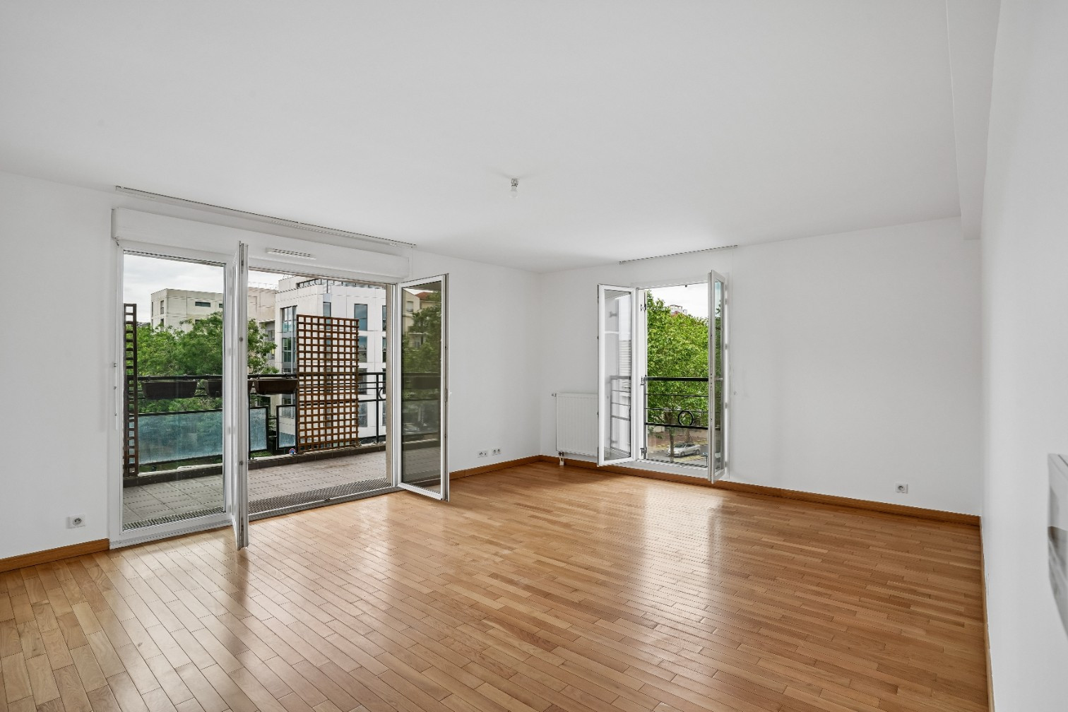 
                                                Vente
                                                 Rueil Malmaison - Appartement 4 pièces avec balcon