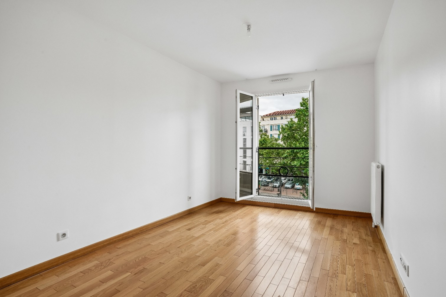 
                                                Vente
                                                 Rueil Malmaison - Appartement 4 pièces avec balcon