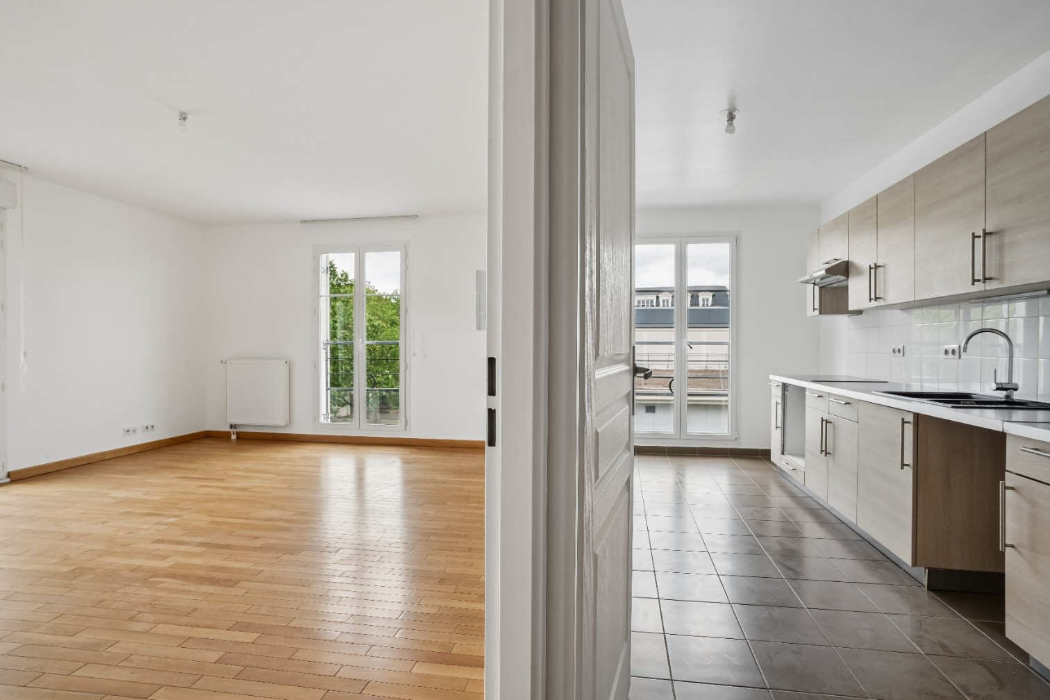
                                                Vente
                                                 Rueil Malmaison - Appartement 4 pièces avec balcon