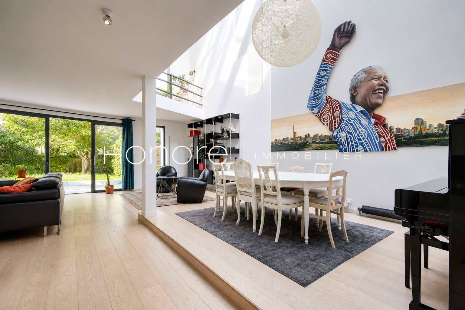 
                                                Vente
                                                 RUEIL-MALMAISON - HYPER CENTRE - MAISON - 7 PIECES