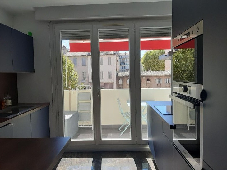 
                                                Location
                                                 Sacré cœur