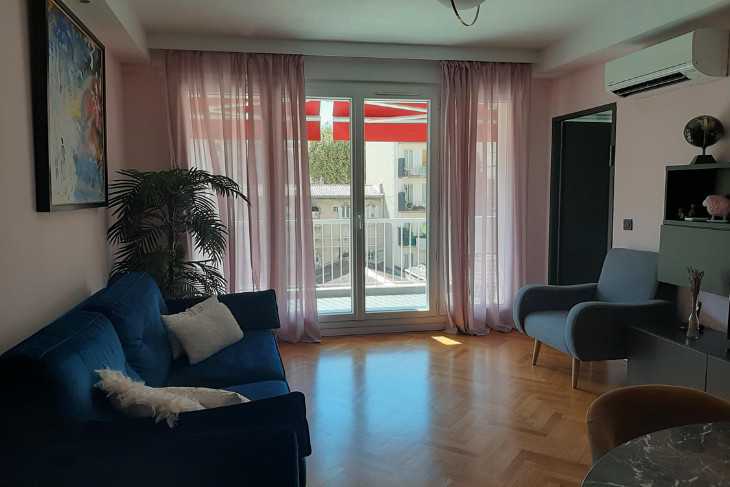 
                                                Location
                                                 Sacré cœur