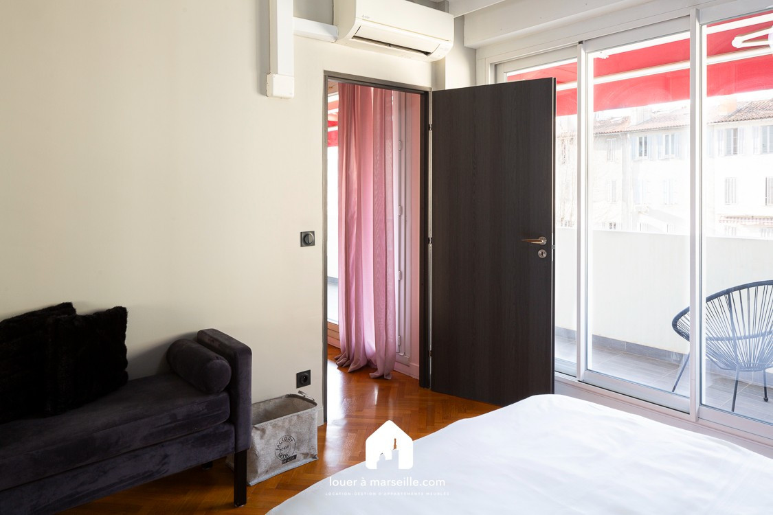 
                                                Location
                                                 Sacré cœur