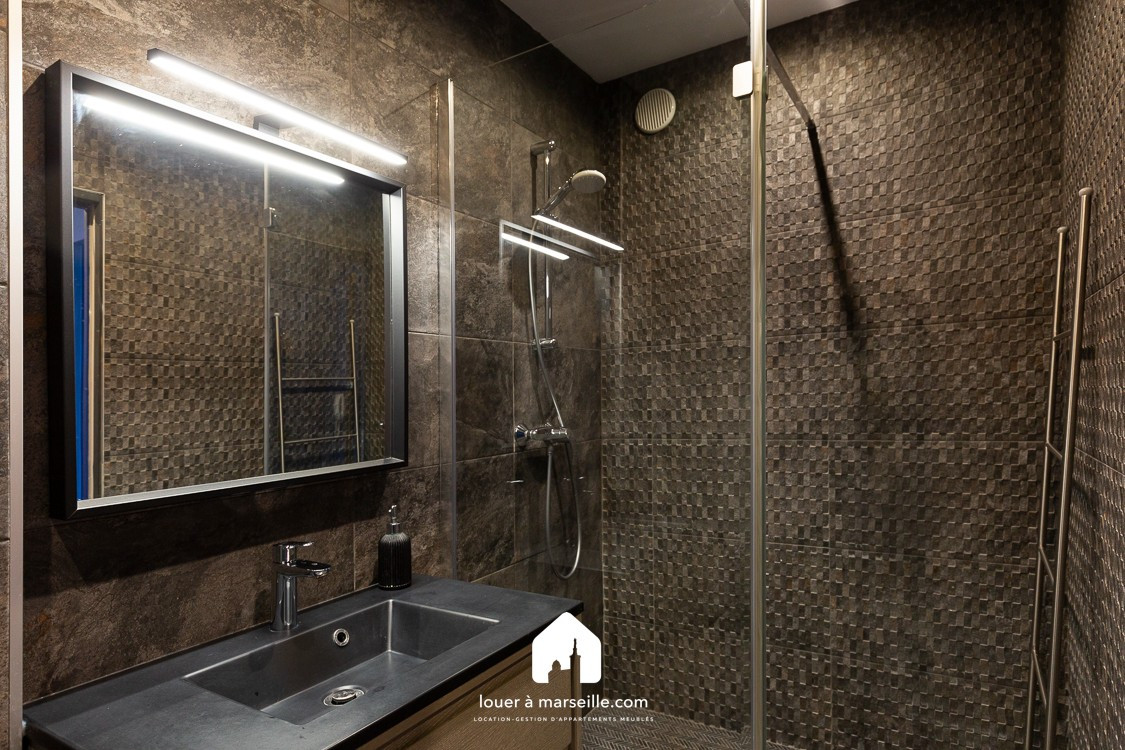 
                                                Location
                                                 Sacré cœur