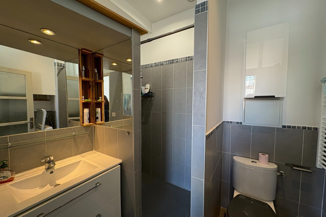 
                                                Location
                                                 SAFARI