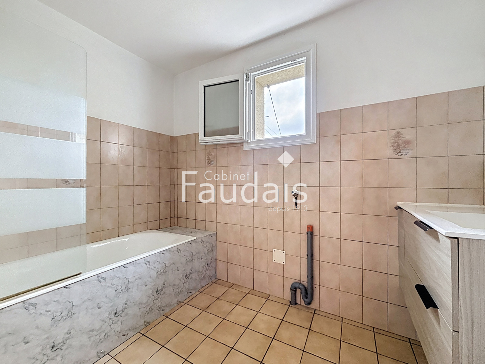 
                                                Vente
                                                 SAINT-AMAND VILLAGES, Maison avec 3 chambres