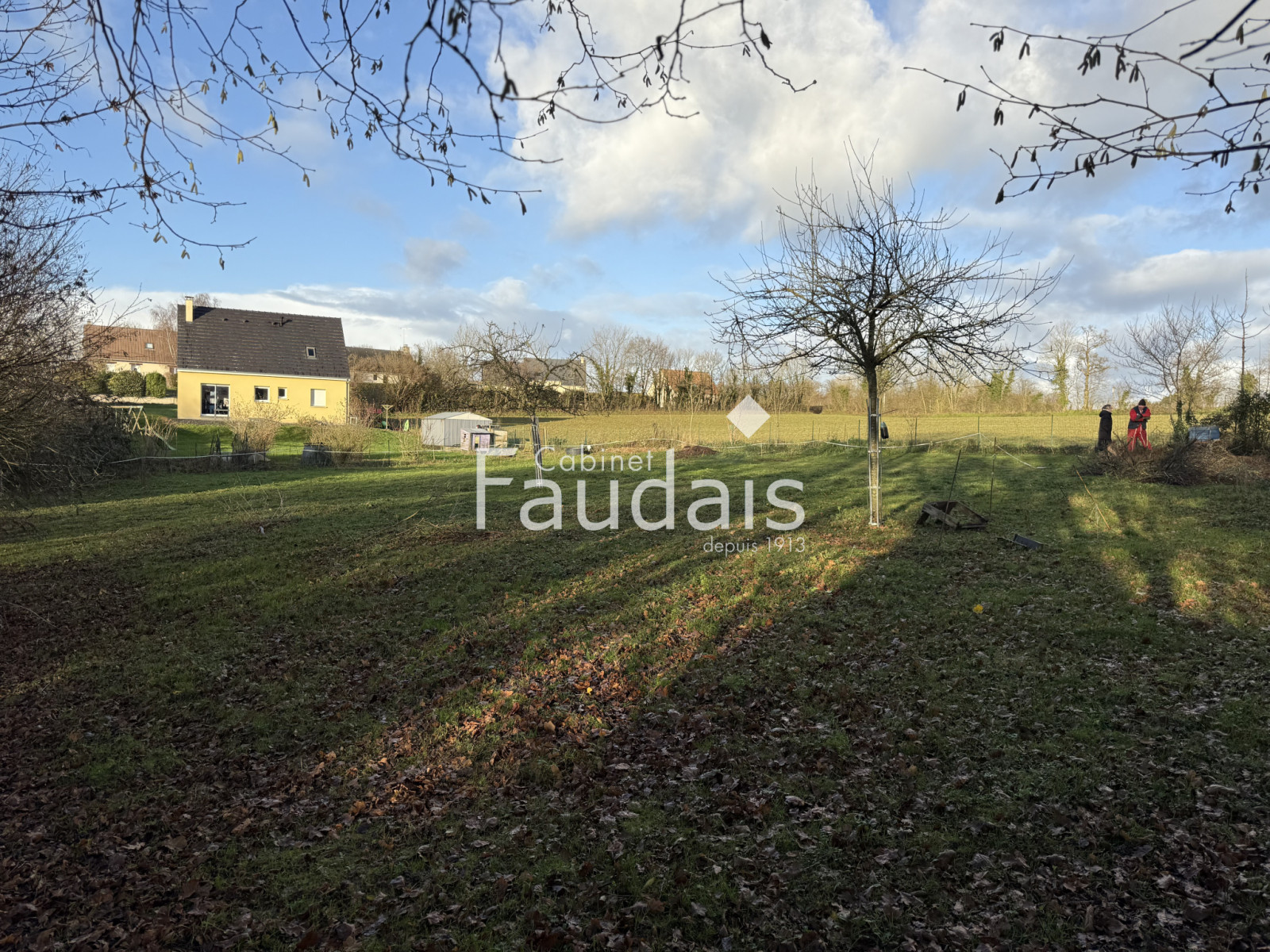 
                                                Vente
                                                 SAINT AMAND VILLAGES TERRAIN de 1365 M2