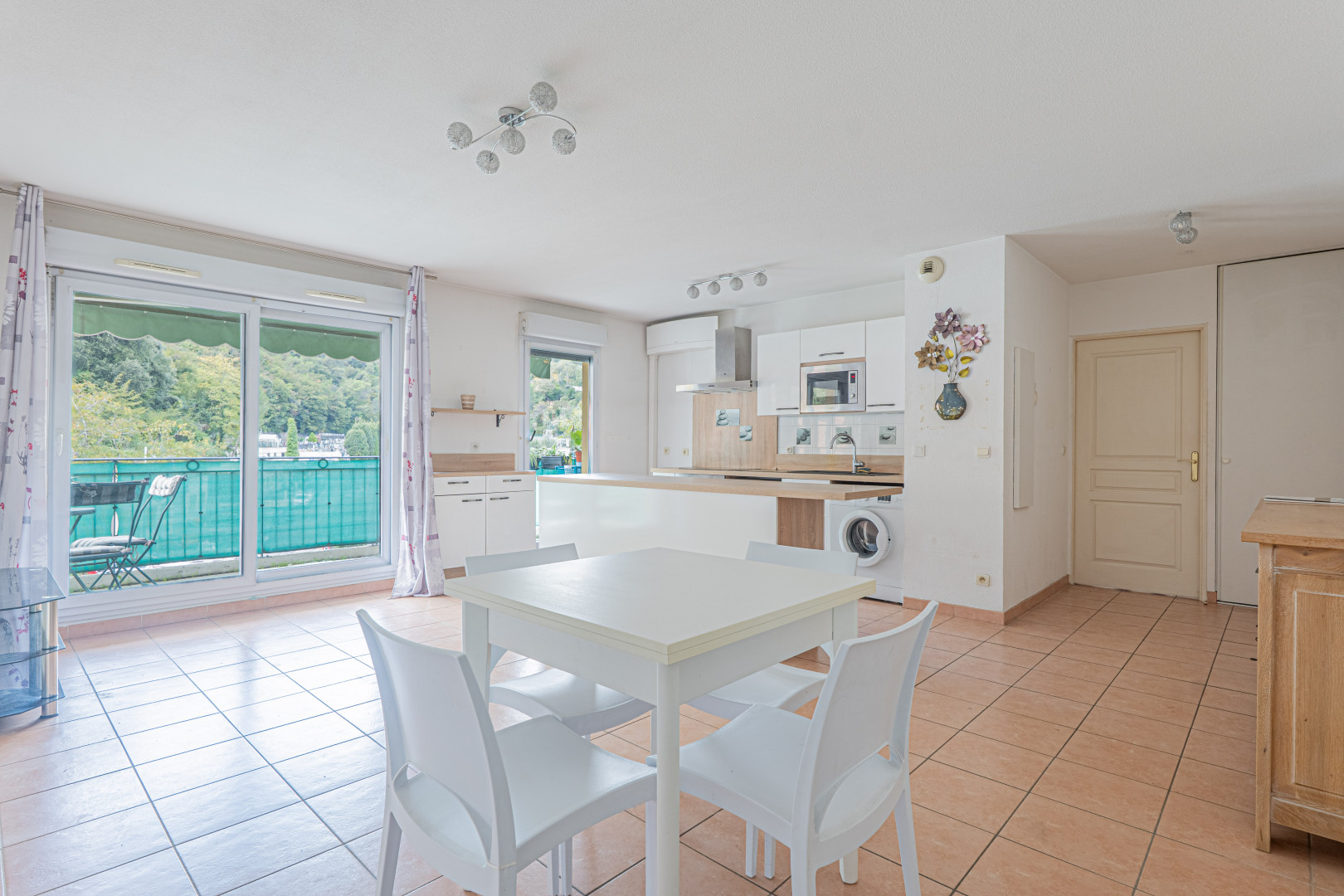 
                                                Location
                                                 SAINT ANDRE DE LA ROCHE / QUAI DE LA BANQUIERE - Appartement 3 pièces à louer avec terrasse