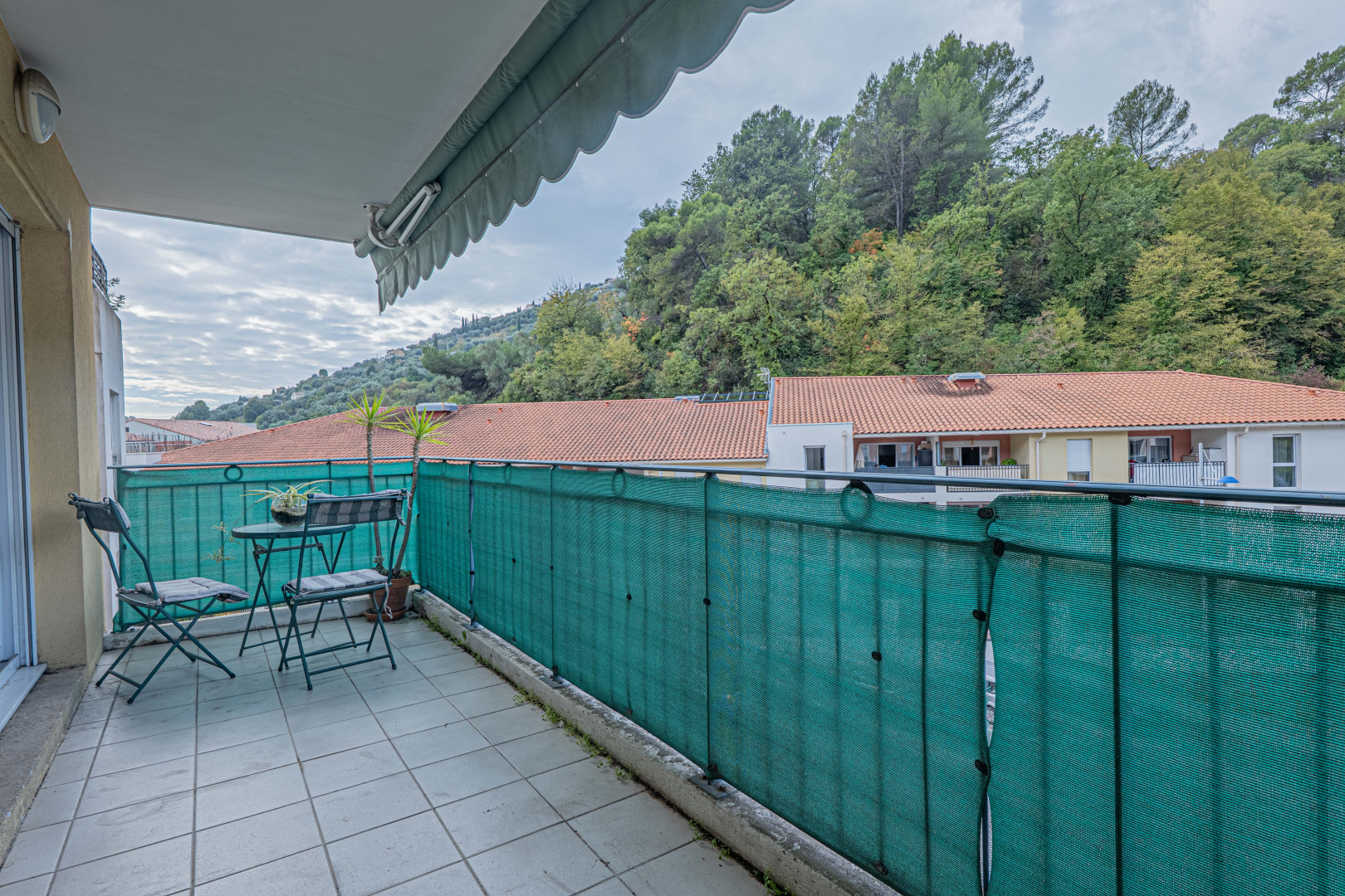 
                                                Location
                                                 SAINT ANDRE DE LA ROCHE / QUAI DE LA BANQUIERE - Appartement 3 pièces à louer avec terrasse