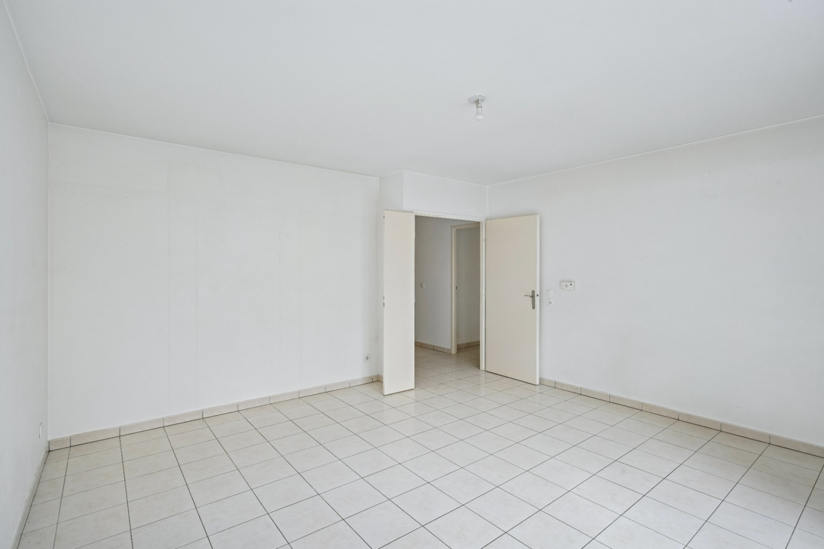 
                                                Vente
                                                 Saint Denis lot 16